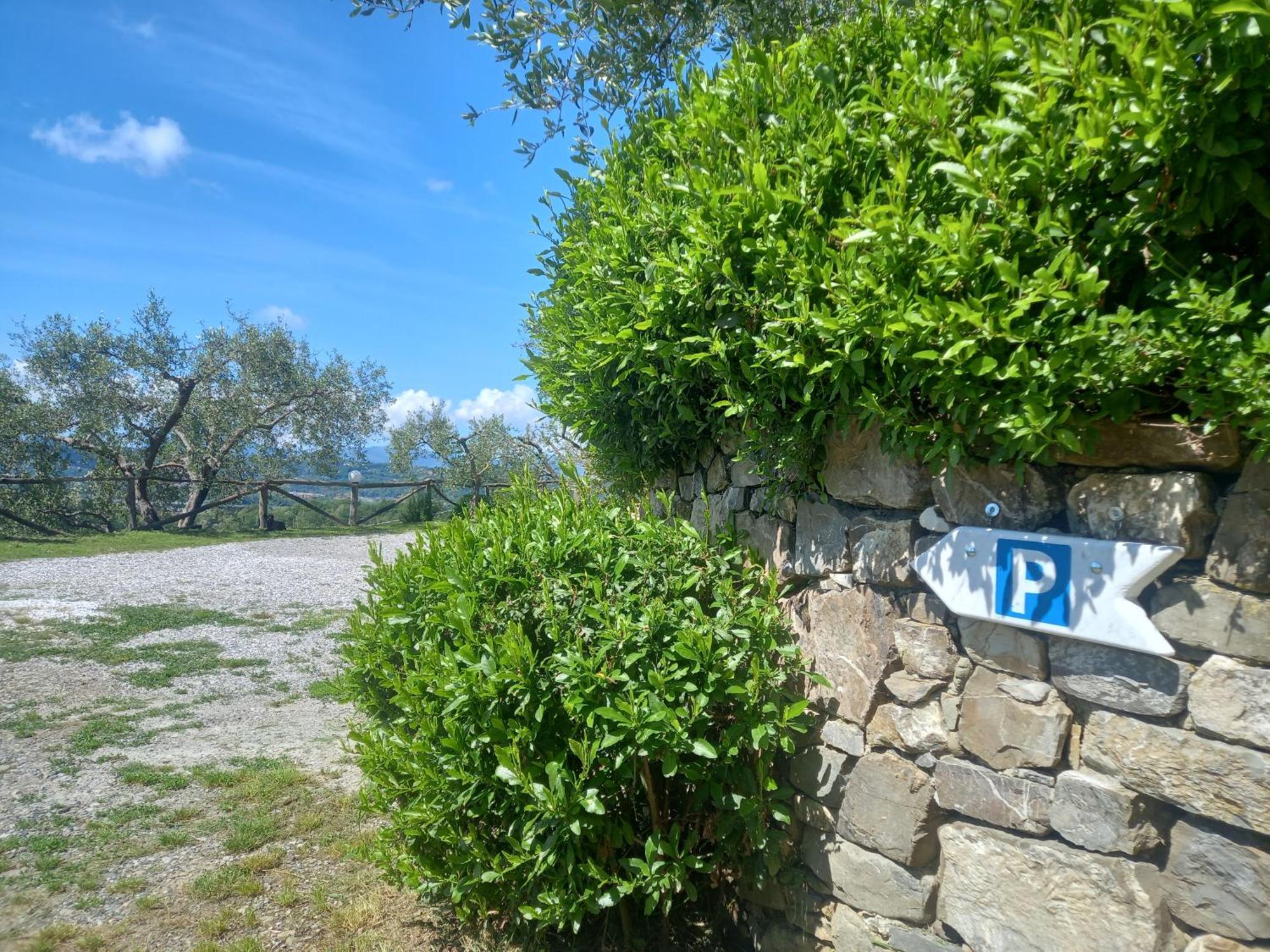Il Colle Della Brina Hotel Sarzana Buitenkant foto