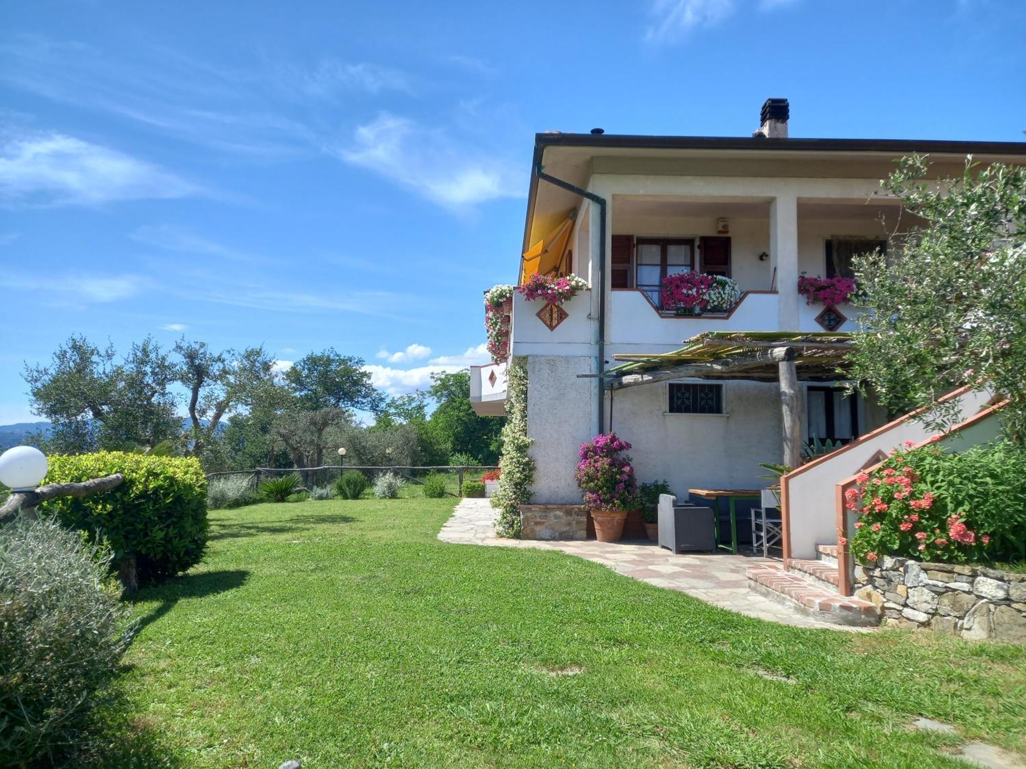 Il Colle Della Brina Hotel Sarzana Buitenkant foto