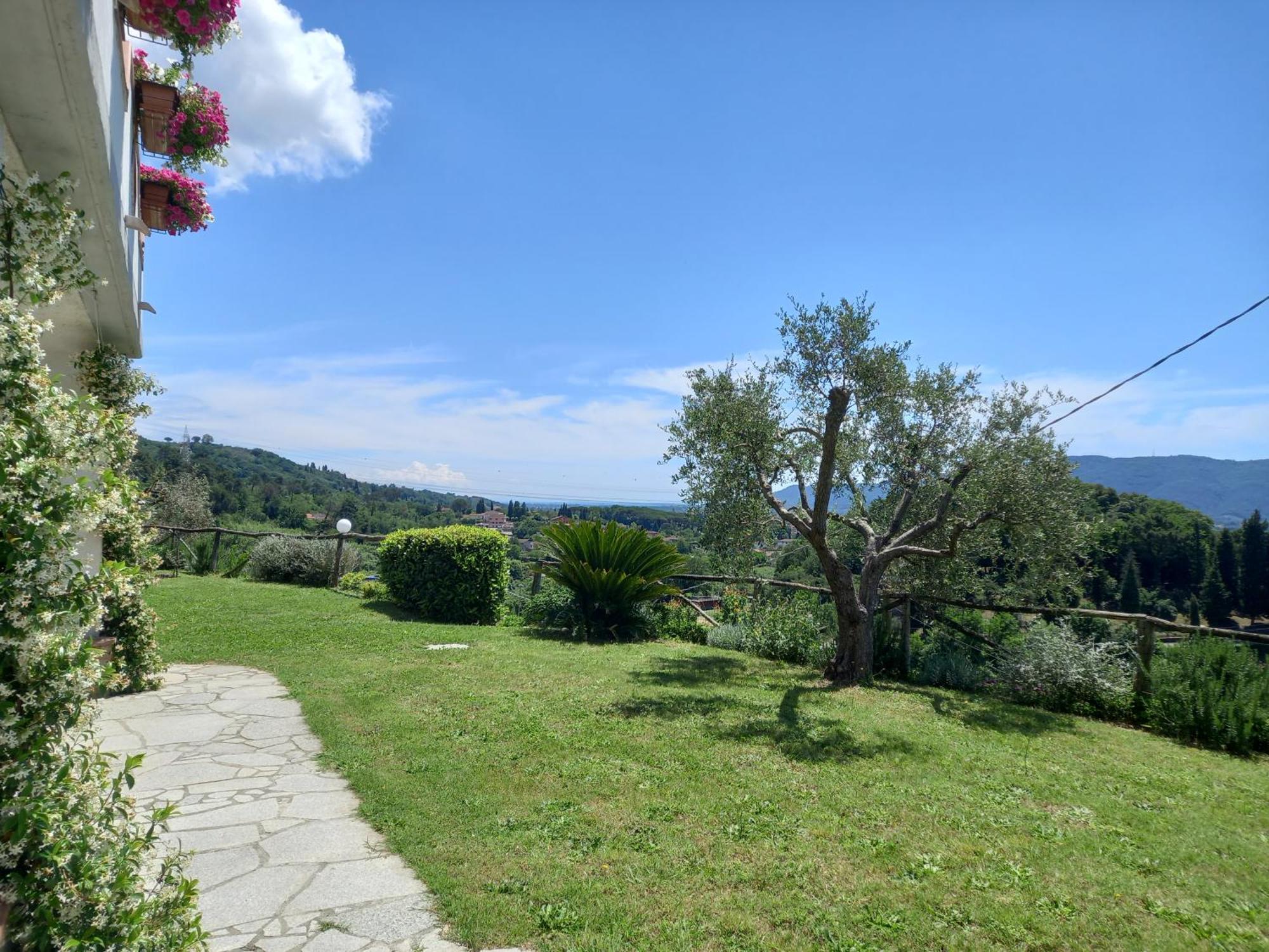 Il Colle Della Brina Hotel Sarzana Buitenkant foto
