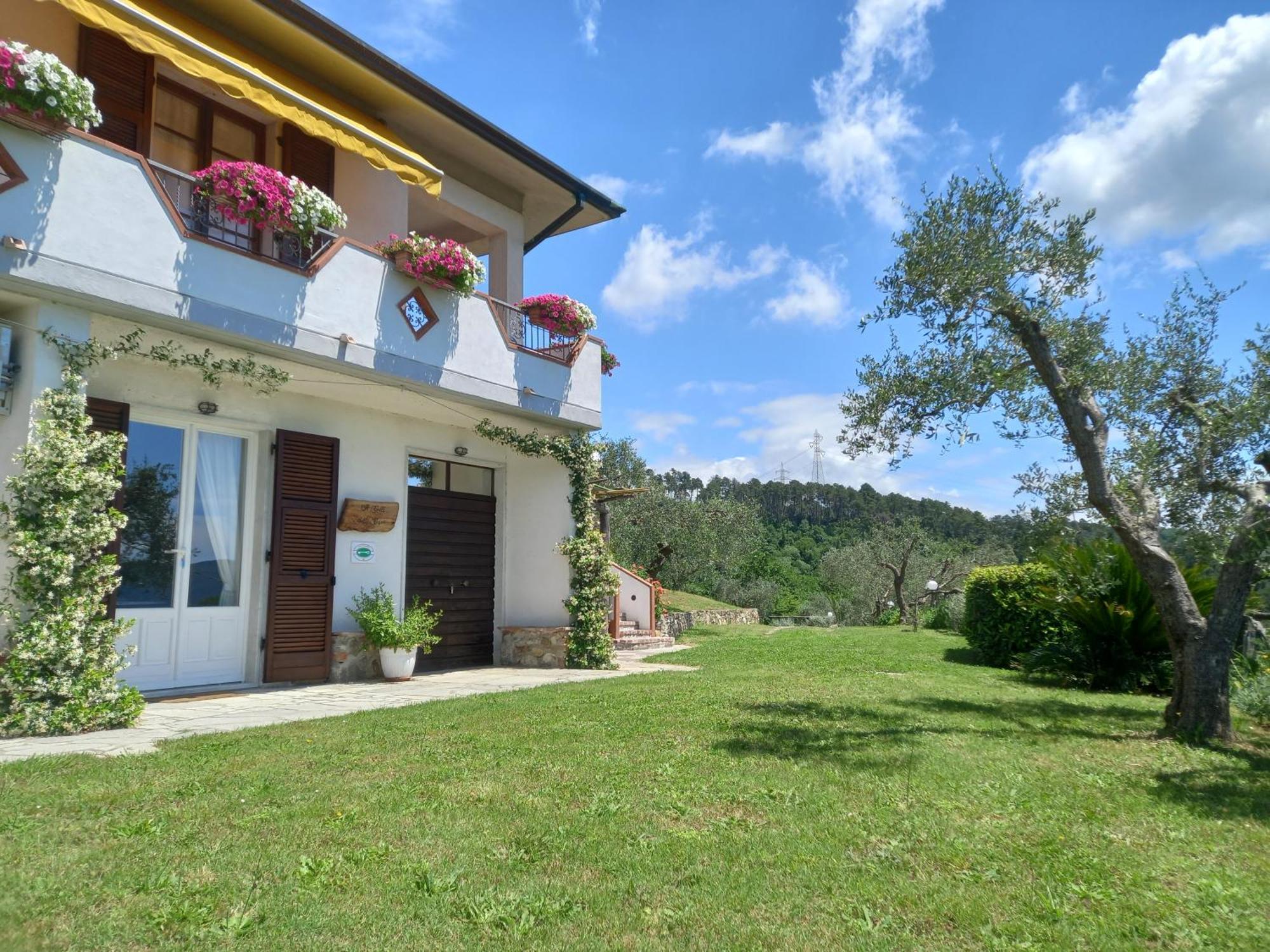 Il Colle Della Brina Hotel Sarzana Buitenkant foto
